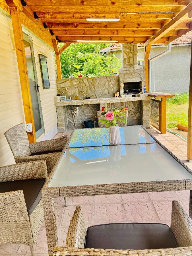 Caravans 10 Min To Tsonevo Lake & 35 Min To Black Sea Ngoại thất bức ảnh