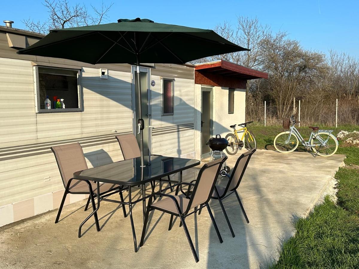 Caravans 10 Min To Tsonevo Lake & 35 Min To Black Sea Ngoại thất bức ảnh